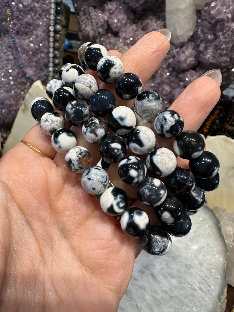 11mm Orca agate gemstone bracelet