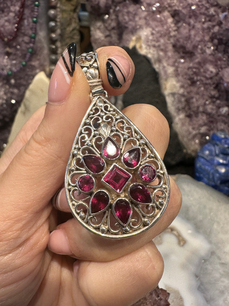 Rhodolite garnet Nepal sterling gemstone pendant