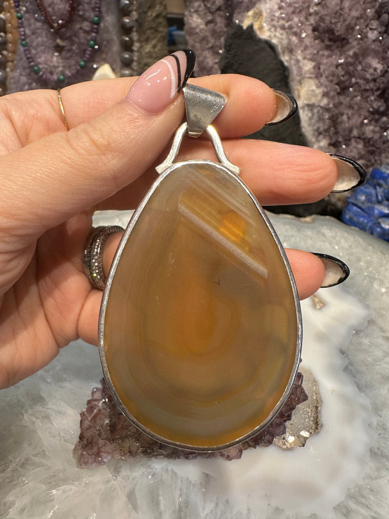 Large vintage sterling silver & agate pendant