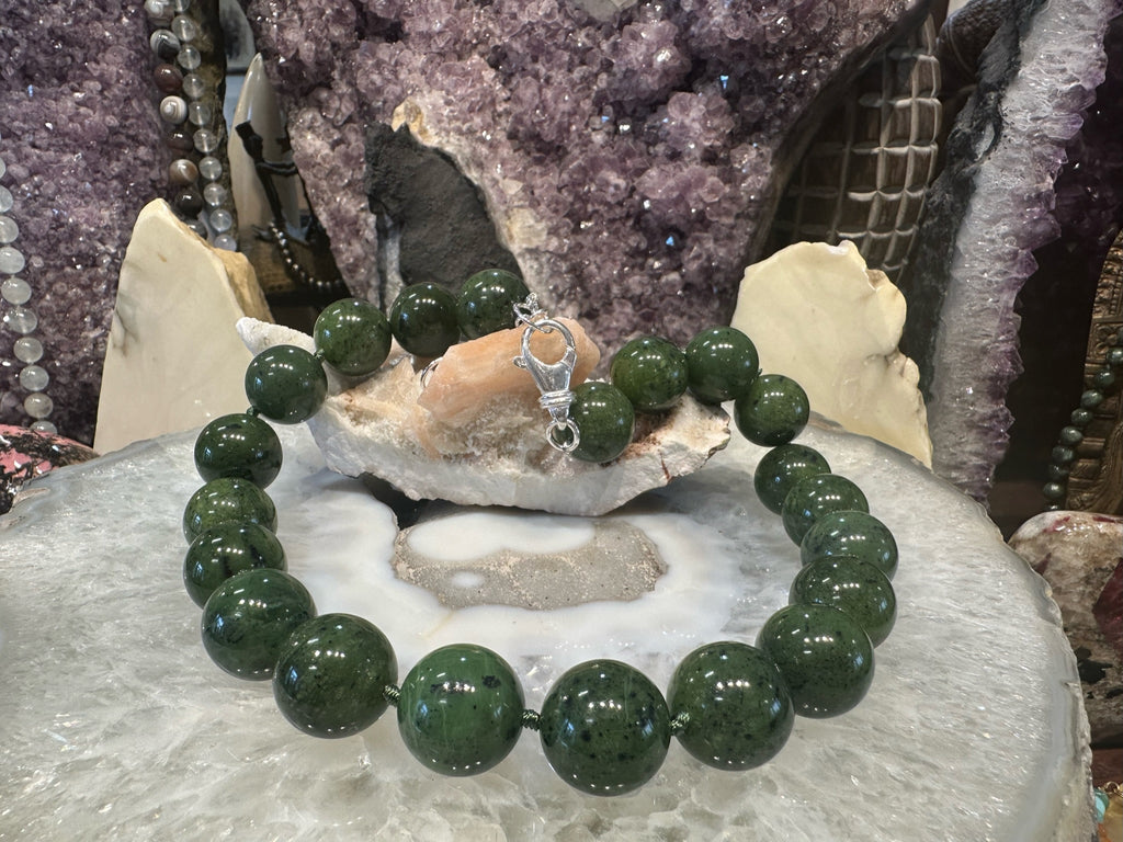 Gorgeous Green Nephrite Jade Round Knotted Gemstone Necklace (18mm)