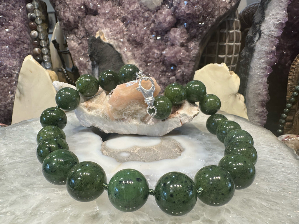 Gorgeous Green Nephrite Jade Round Knotted Gemstone Necklace (18mm)