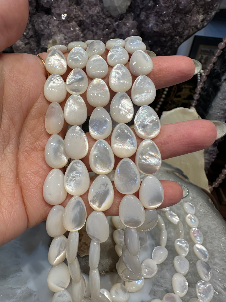 Mother of pearl teardrop 14mm gemstones beads