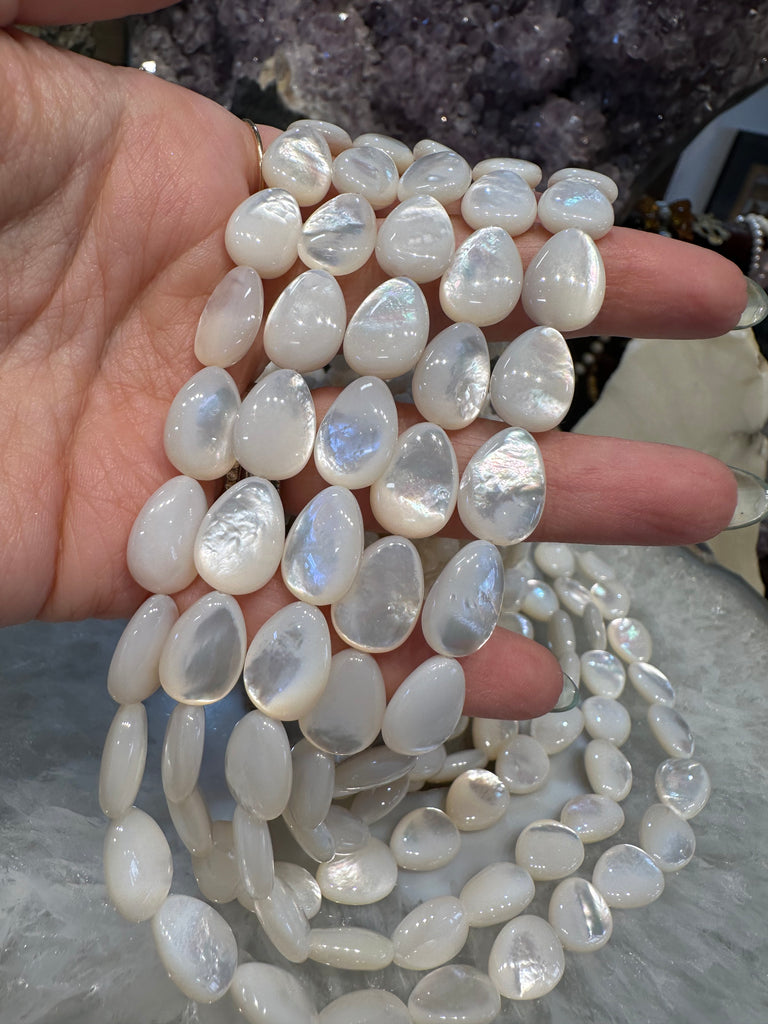 Mother of pearl teardrop 14mm gemstones beads