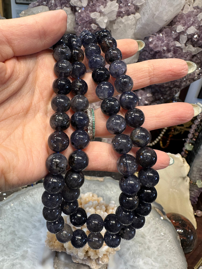 Superb iolite 10mm gemstones beads